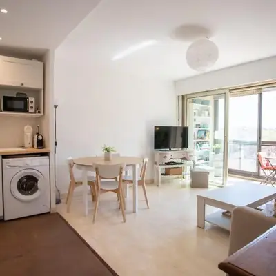 Bright pied-à-terre WilsonAntibes
