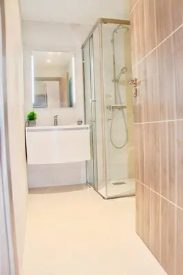 Salle de bains dans l'établissement REF 2003 - Cannes Croisette - 3 mins from the Croissette