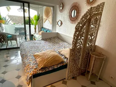 Un ou plusieurs lits dans un hébergement de l'établissement Studio with balcony in Antibes with AC