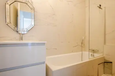 Salle de bains dans l'établissement Juan les Pins appartement Rooftop, 2 chambres avec parking
