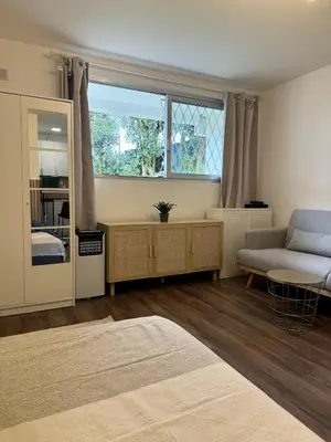 Cuisine ou kitchenette dans l'établissement Studio with swimming pool