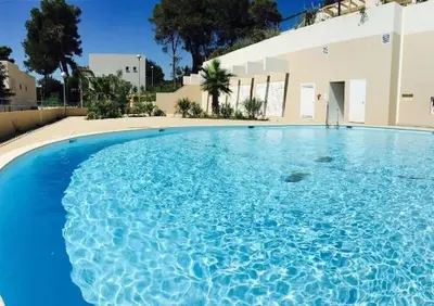 Piscine de l'établissement Domaine Blue Park 2 pièces, piscine, jardin privé, climatisation, parking et vue ou située à proximité