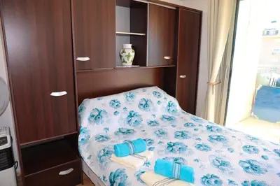 Un ou plusieurs lits dans un hébergement de l'établissement Apt Golfe-Juan à 300 m de la plage et près de Cannes 2, Centre et Gare