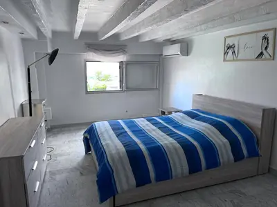 Un ou plusieurs lits dans un hébergement de l'établissement duplex en bord de mer