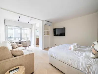 Télévision ou salle de divertissement dans l'établissement Elegant apartment - AC-4P - Cannes