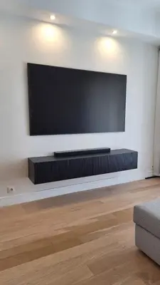 Télévision ou salle de divertissement dans l'établissement Spacieux et lumineux 2 chambres terrasse