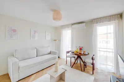 Coin salon dans l'établissement Cozy Cannes