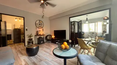 Coin salon dans l'établissement Confort Moderne au Cœur d'Antibes