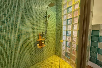 Salle de bains dans l'établissement REF 1988 -Charming apartment in the center of Cannes