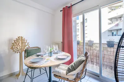 Balcon ou terrasse dans l'établissement Appartement Rochat - Welkeys