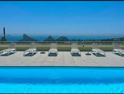 Piscine de l'établissement BEL AIR Rooftop Pool SeaView ou située à proximité