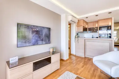 Cuisine ou kitchenette dans l'établissement Port Azur Sea View - Happy Rentals