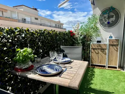 Jardin de l'établissement Le Patio Bleu