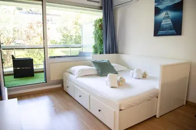 Un ou plusieurs lits dans un hébergement de l'établissement Beautiful vacation apartment - Swimming pool - Parking