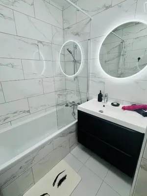 Salle de bains dans l'établissement Spacieux T2 à Mougins-le-Haut