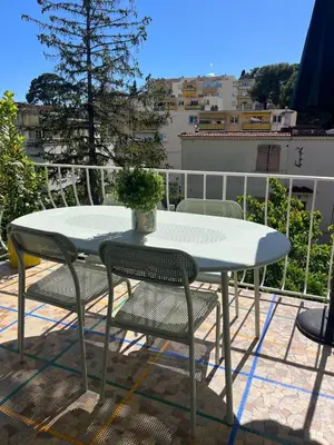 Balcon ou terrasse dans l'établissement 4 bedroom house Le Cannet
