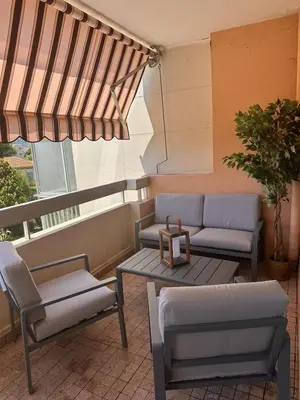 Coin salon dans l'établissement Nouveau ! à 200m des plages grand studio baigné de lumière, très grande terrasse tout confort