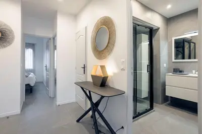Salle de bains dans l'établissement YELLOW DUBOY D'ANGERS 2 Bedrooms