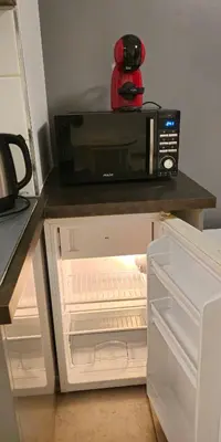 Cuisine ou kitchenette dans l'établissement Studio meublé-Juan Pins-Logt3