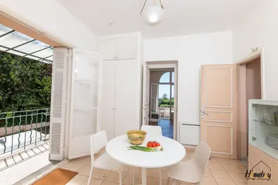 Cuisine ou kitchenette dans l'établissement La Gloriette Azur piscine sauna vue mer