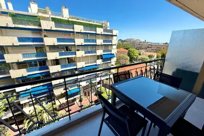 Balcon ou terrasse dans l'établissement Juan les Pins - Apartment for 2 people - Wifi & Parking