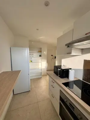 Cuisine ou kitchenette dans l'établissement ANTIBES - Cozy 2 pièces proche plage