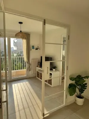 Télévision ou salle de divertissement dans l'établissement ANTIBES - Cozy 2 pièces proche plage