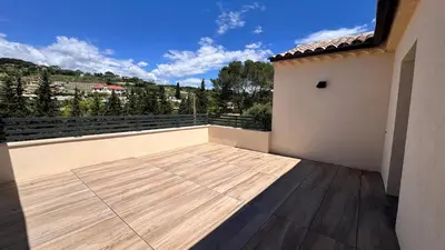 Balcon ou terrasse dans l'établissement Beautiful Luxury Villa with Pool in Antibes
