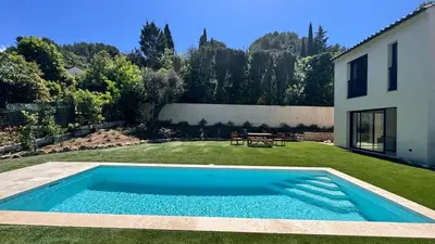 Piscine de l'établissement Beautiful Luxury Villa with Pool in Antibes ou située à proximité