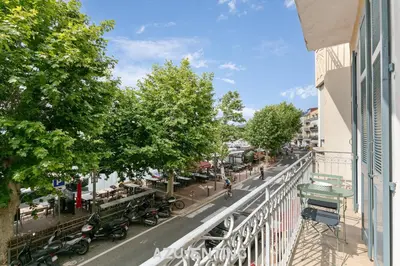 Plan de l'établissement Azurenting - vue sur le port - amazing stay 1