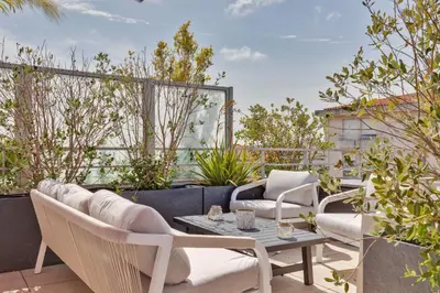 Balcon ou terrasse dans l'établissement Magnifique Rooftop a Antibes 4 chambres