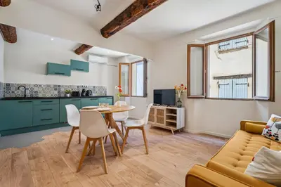 Cuisine ou kitchenette dans l'établissement Appartement T1bis Diane - Welkeys