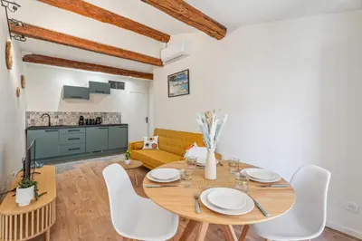 Cuisine ou kitchenette dans l'établissement Appartement Castelet - Welkeys