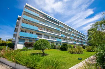 Jardin de l'établissement Sea Breeze Duo Apartments