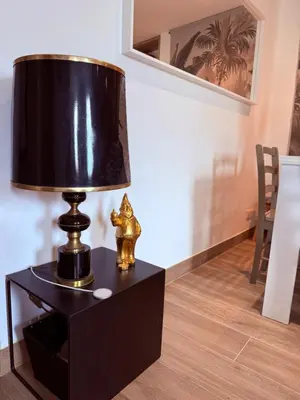 Télévision ou salle de divertissement dans l'établissement Charme, Pierres, Appartement Vieil Antibes