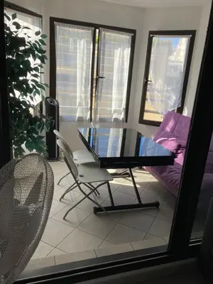 Coin salon dans l'établissement Superbe 2 pièces 55 m2 Juàn les pins