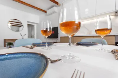 Boissons dans l'établissement L'Aubernon - Hypercentre - Vieil Antibes - Clim - Plage