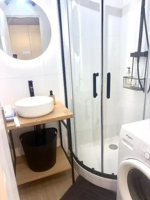 Salle de bains dans l'établissement Marina Baie des Anges
