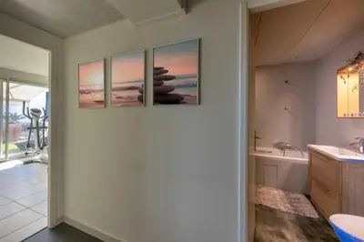 Salle de bains dans l'établissement 06 Bl - Superb contemporary villa with sea view