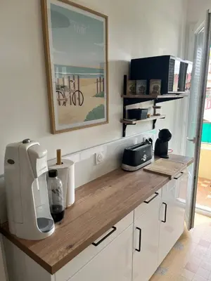 Cuisine ou kitchenette dans l'établissement Antibes carré d'or 3P Albert 1er Le Gazan