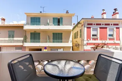 Balcon ou terrasse dans l'établissement Cagnes - 3 ,Rue Pasteur - 3P