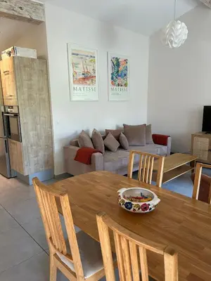 Coin salon dans l'établissement Maison provençale Antibes