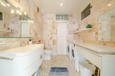 Salle de bains dans l'établissement Juan les pins, premium, sea view, sleeps 6