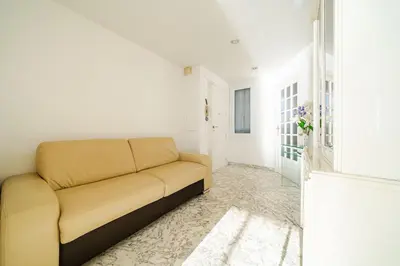 Coin salon dans l'établissement Juan les pins, premium, sea view, sleeps 6