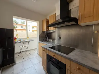Cuisine ou kitchenette dans l'établissement 3BD Appartement Juan-les-Pins Antibes near beach and centre