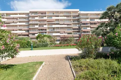 Jardin de l'établissement L'estivalière