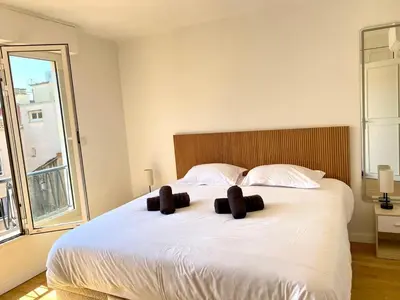 Un ou plusieurs lits dans un hébergement de l'établissement Stylish Cannes Gem, Terrace, Parking, 100m to Croisette