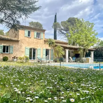 Magnifique villa avec piscine privee