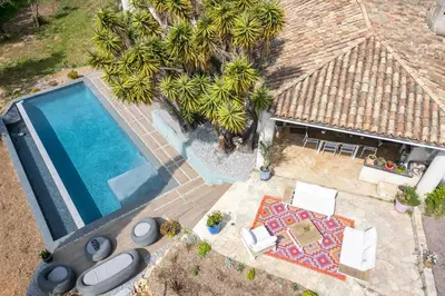 Piscine de l'établissement Magnifique villa avec piscine ou située à proximité