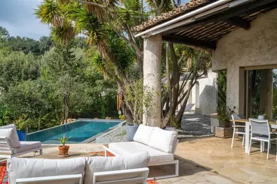 Piscine de l'établissement Magnifique villa avec piscine ou située à proximité